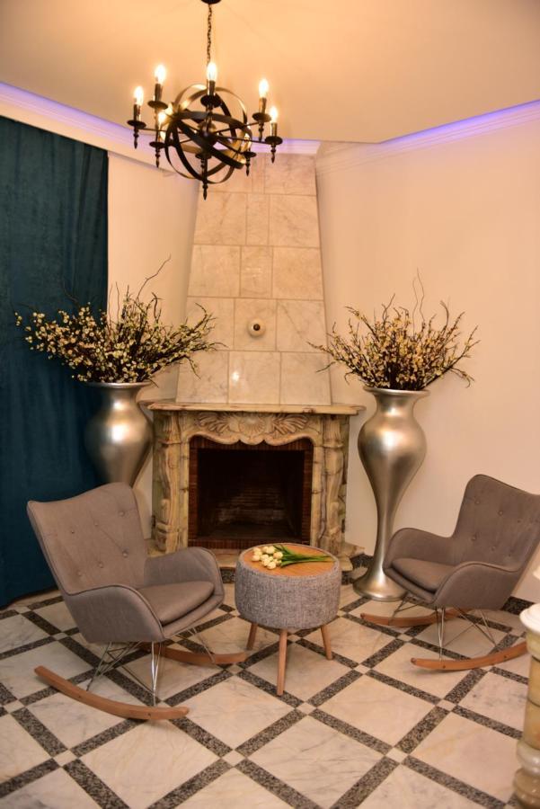 La Casa Hotel Erevan Esterno foto
