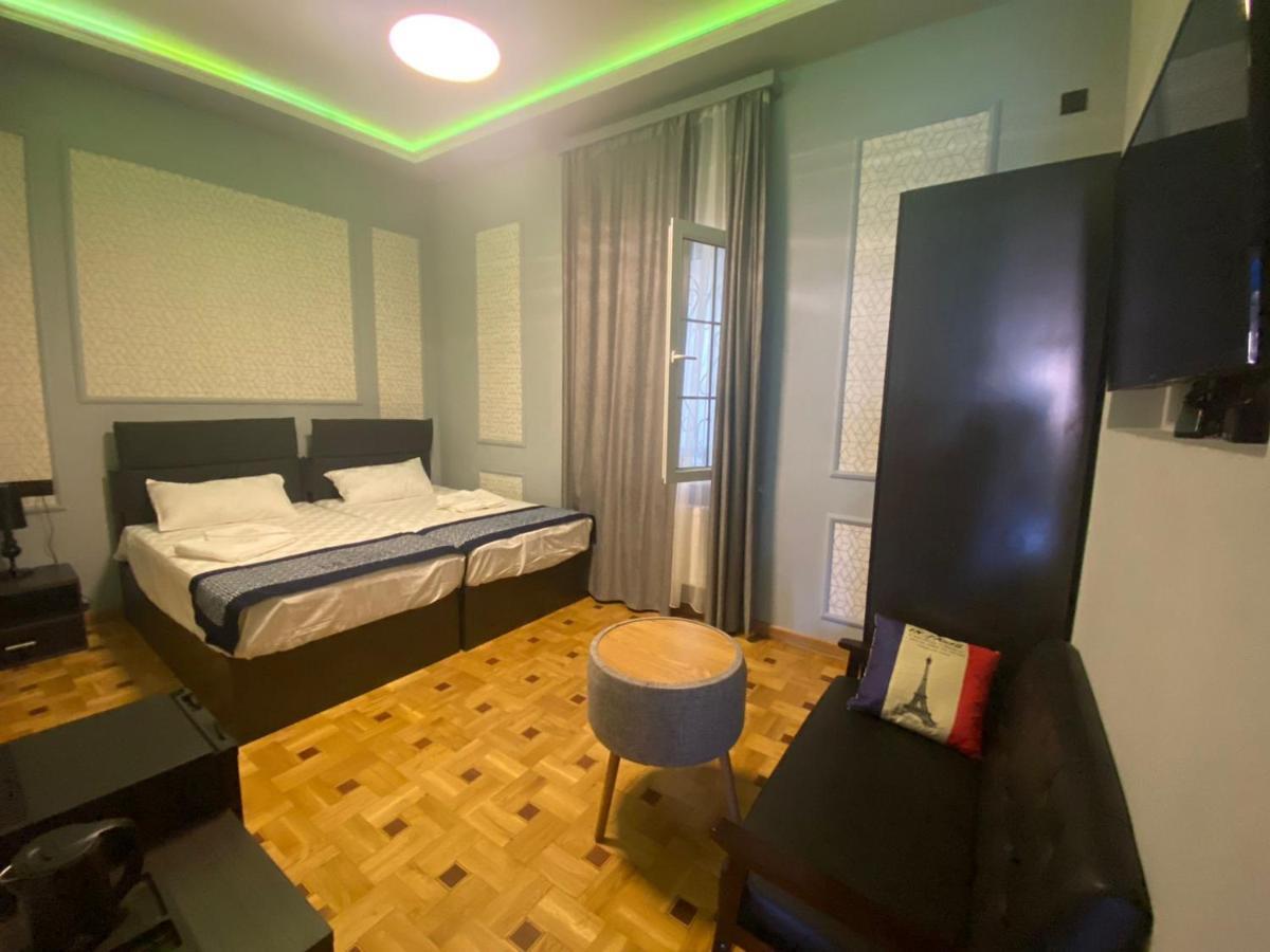 La Casa Hotel Erevan Esterno foto