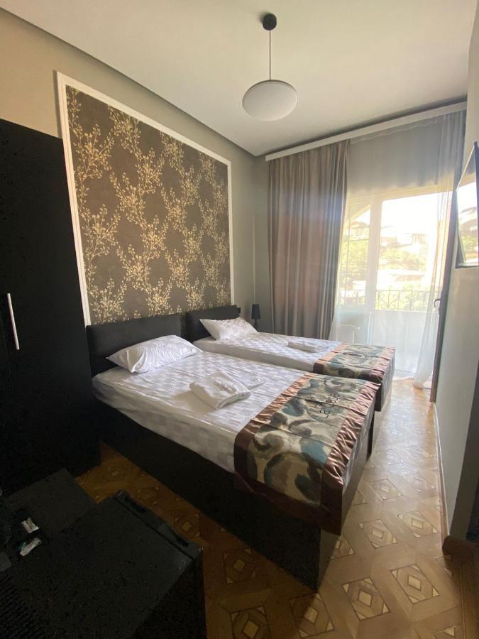 La Casa Hotel Erevan Esterno foto