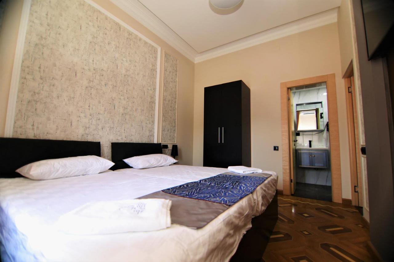 La Casa Hotel Erevan Esterno foto