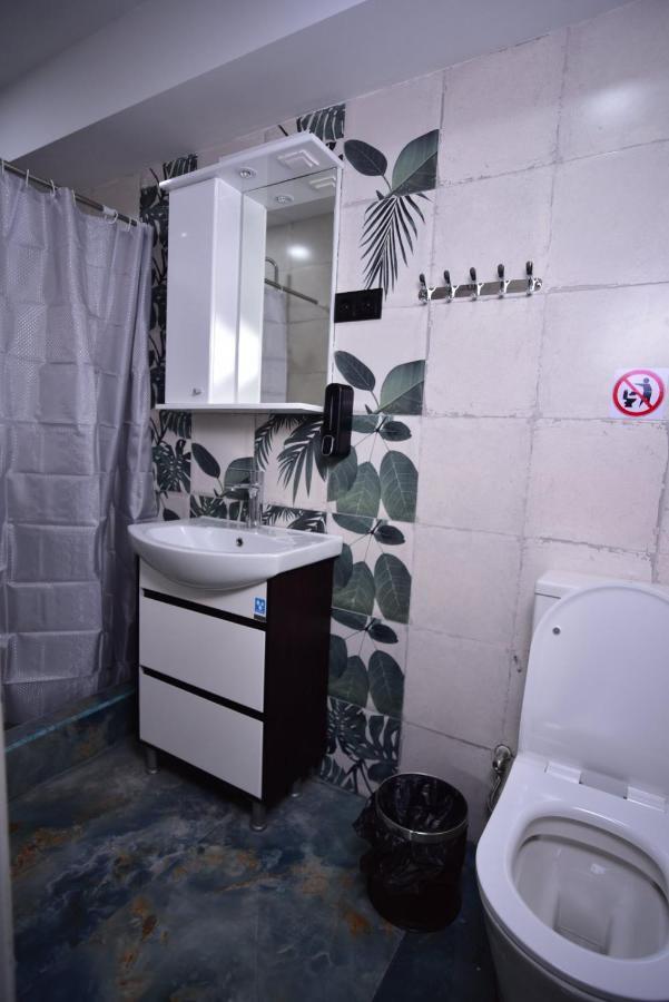 La Casa Hotel Erevan Esterno foto