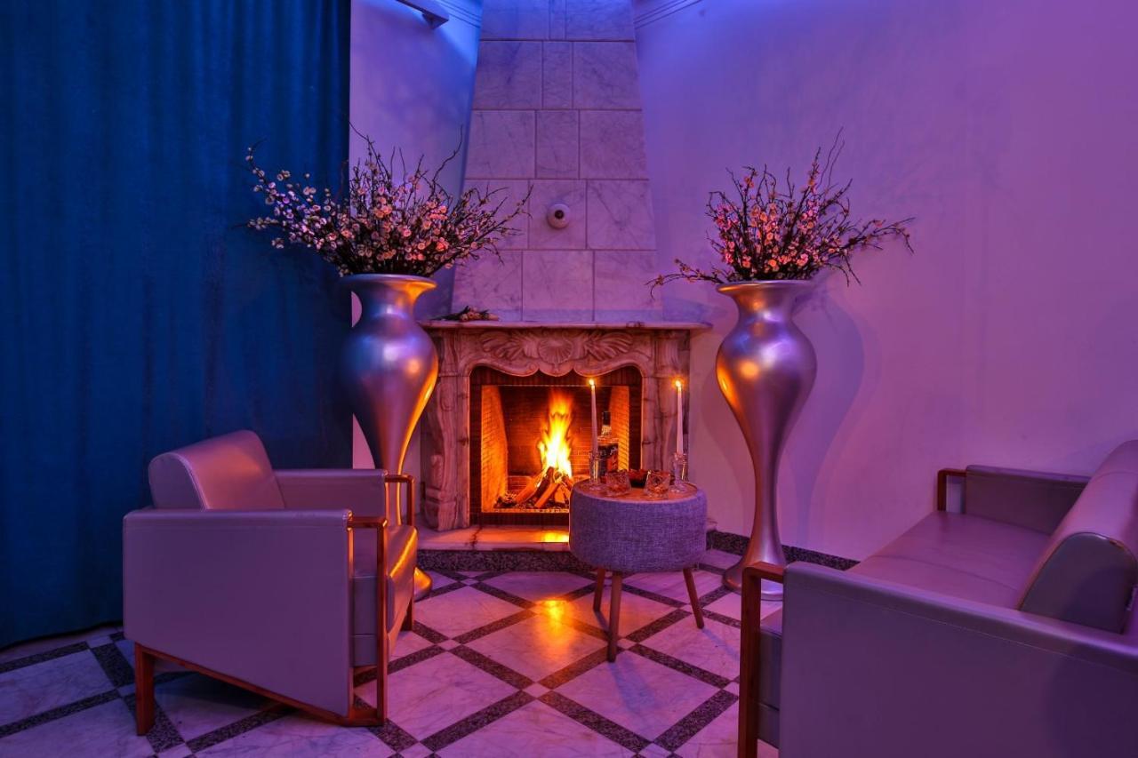 La Casa Hotel Erevan Esterno foto